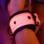 Taboom - Glow in the Dark Handboeien Roze pols